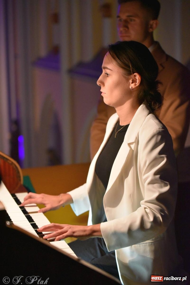 Zdjęcie w galerii na portalu naszraciborz.pl: Solidaris Bras i młodzi wirtuozi organów w kościele na Ostrogu wiadomości z regionu