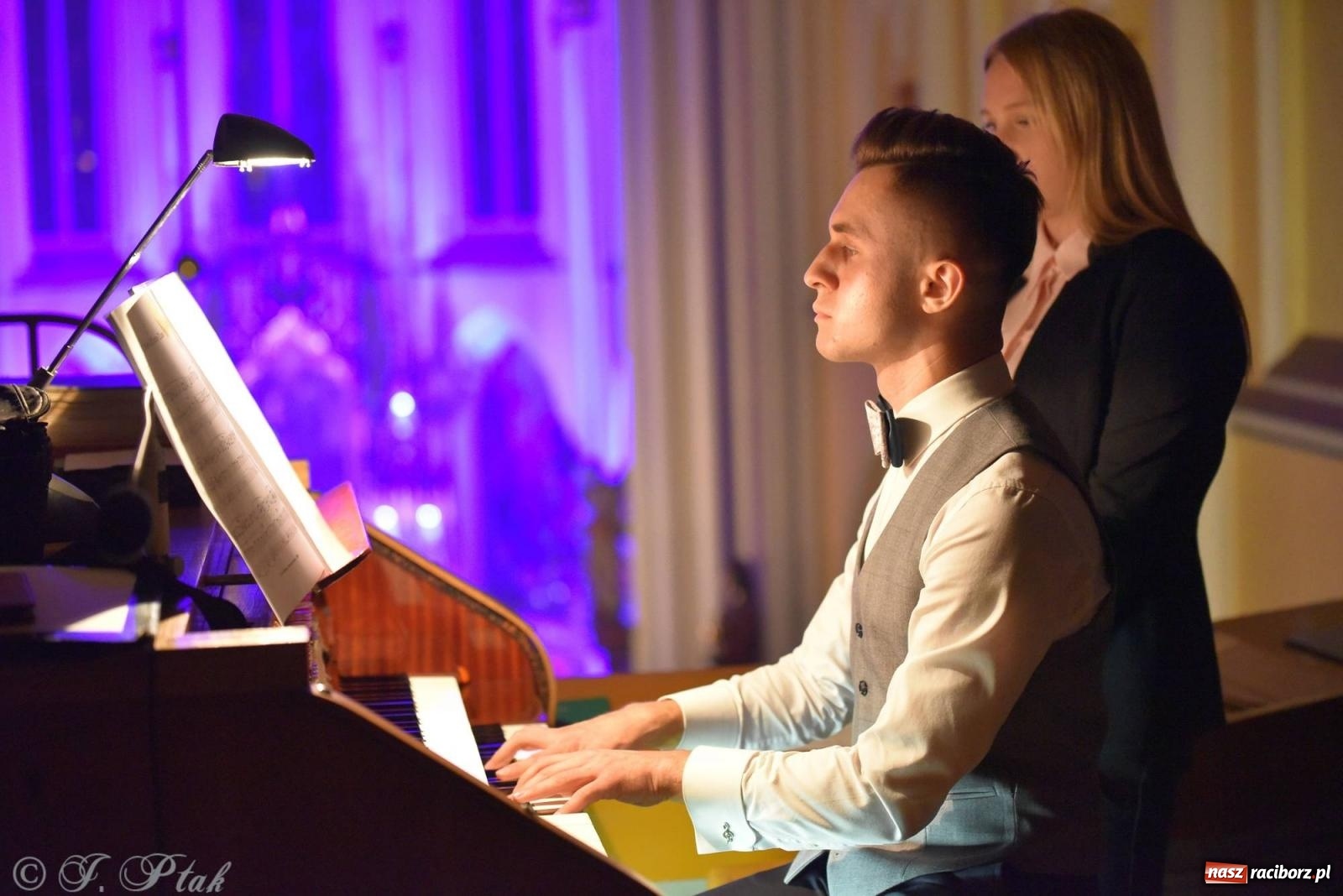 Zdjęcie w galerii na portalu naszraciborz.pl: Solidaris Bras i młodzi wirtuozi organów w kościele na Ostrogu wiadomości z regionu