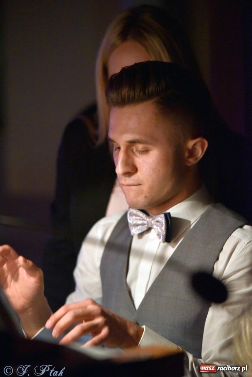 Zdjęcie w galerii na portalu naszraciborz.pl: Solidaris Bras i młodzi wirtuozi organów w kościele na Ostrogu wiadomości z regionu