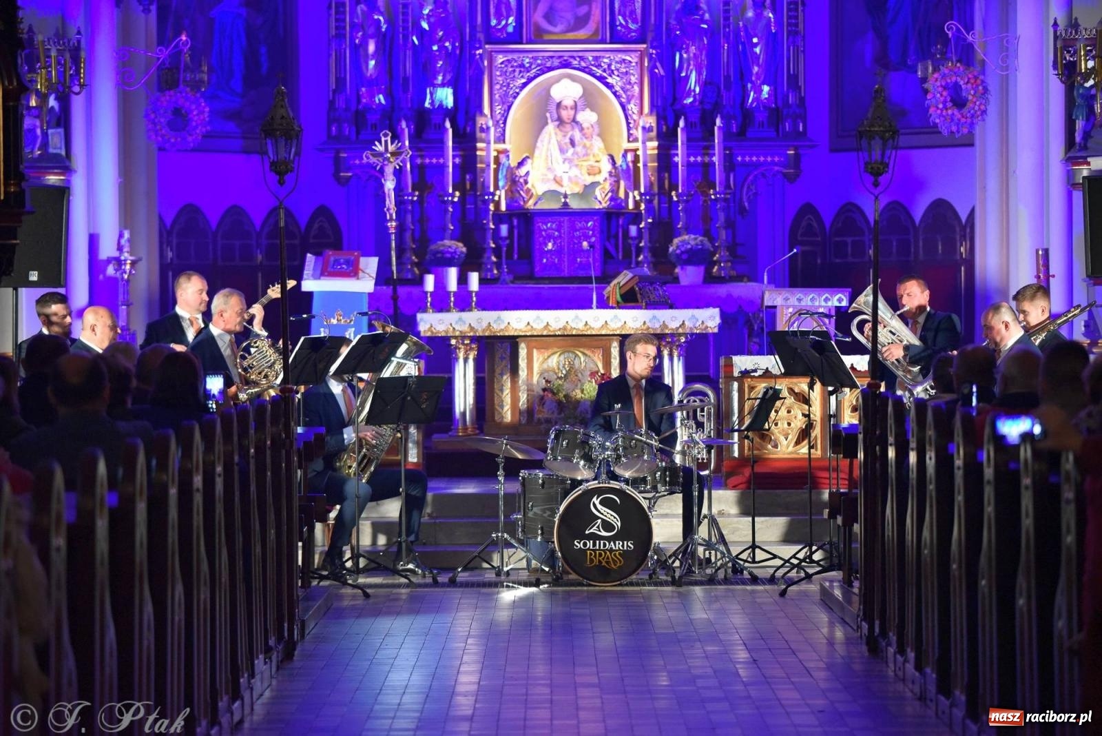 Zdjęcie w galerii na portalu naszraciborz.pl: Solidaris Bras i młodzi wirtuozi organów w kościele na Ostrogu wiadomości z regionu