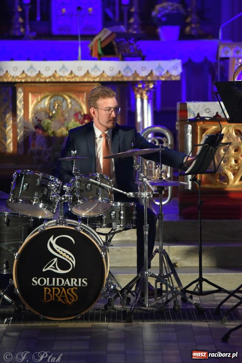 Zdjęcie w galerii na portalu naszraciborz.pl: Solidaris Bras i młodzi wirtuozi organów w kościele na Ostrogu wiadomości z regionu