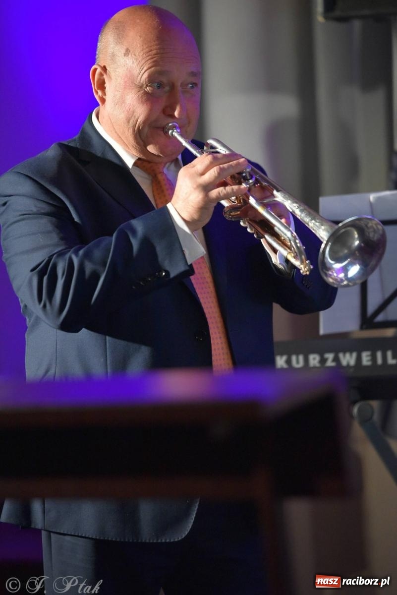 Zdjęcie w galerii na portalu naszraciborz.pl: Solidaris Bras i młodzi wirtuozi organów w kościele na Ostrogu wiadomości z regionu