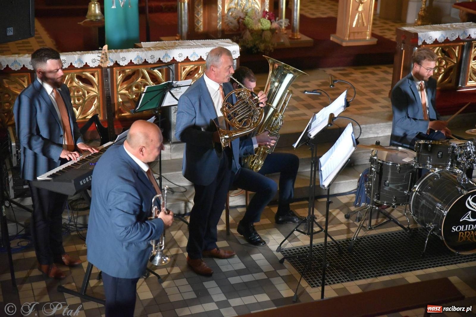 Zdjęcie w galerii na portalu naszraciborz.pl: Solidaris Bras i młodzi wirtuozi organów w kościele na Ostrogu wiadomości z regionu