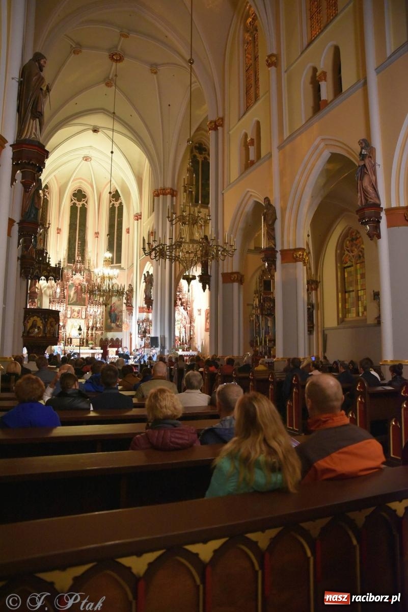 Zdjęcie w galerii na portalu naszraciborz.pl: Solidaris Bras i młodzi wirtuozi organów w kościele na Ostrogu wiadomości z regionu