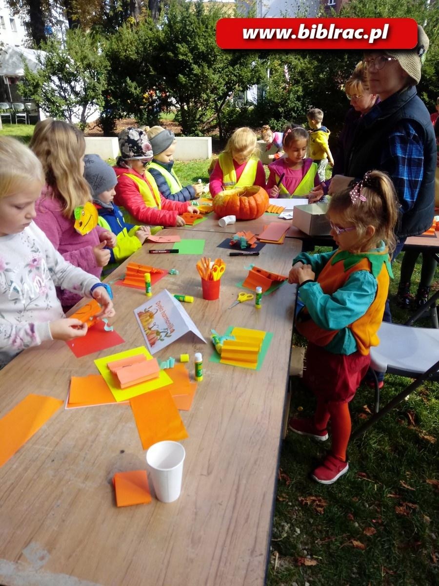 Zdjęcie w galerii na portalu naszraciborz.pl: Raciborska książnica na Święcie Dyni wiadomości z regionu