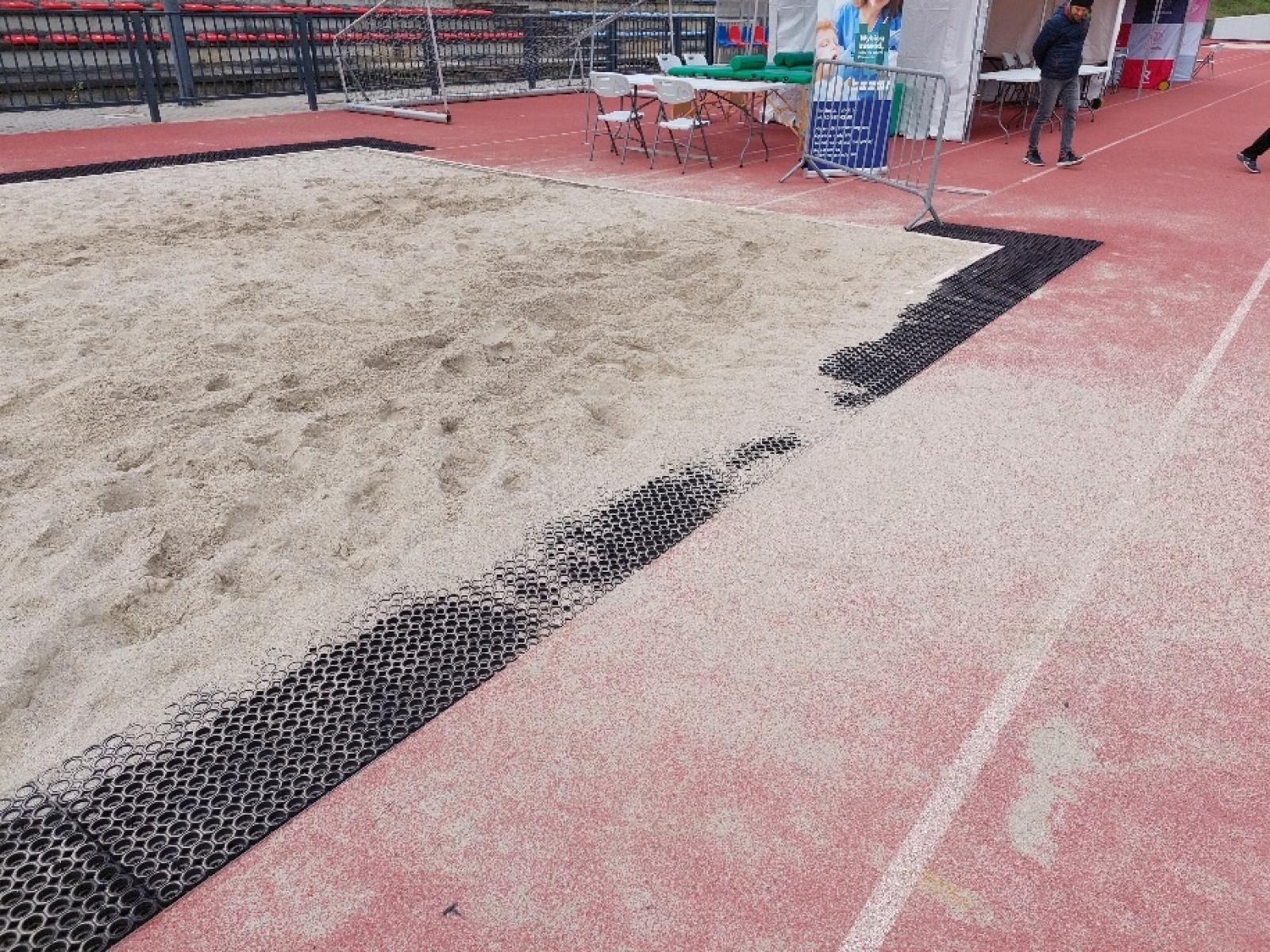 Zdjęcie w galerii na portalu naszraciborz.pl: Smutne obrazki na raciborskim stadionie wiadomości z regionu