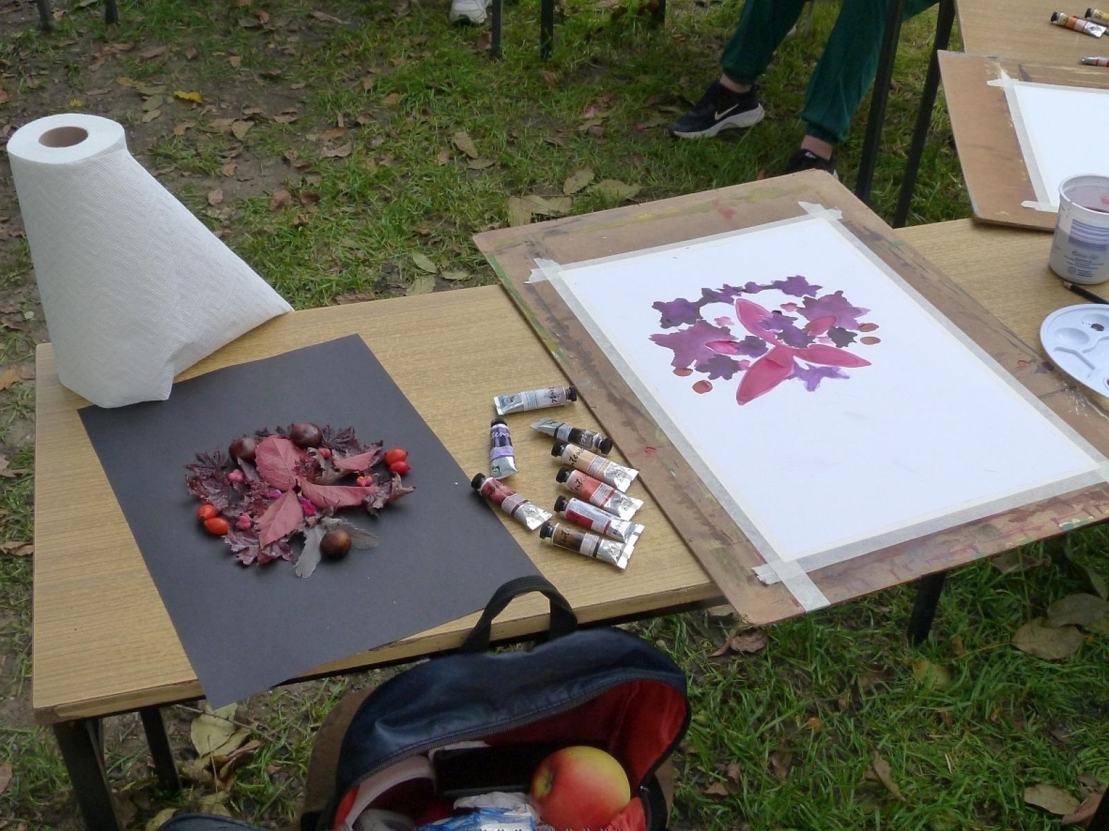 Zdjęcie w galerii na portalu naszraciborz.pl: Spotkanie ze sztuką w Otwartym ogrodzie ZSO nr 1 wiadomości z regionu