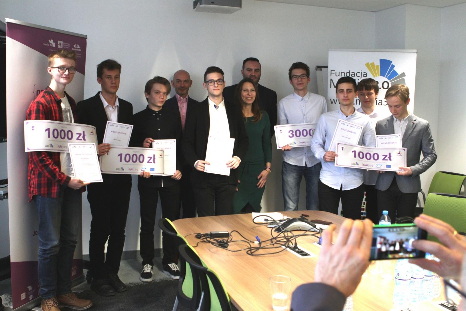 Zdjęcie w galerii na portalu naszraciborz.pl: Hack Heroes. Na uczniów czeka 15 tys. złotych wiadomości z regionu