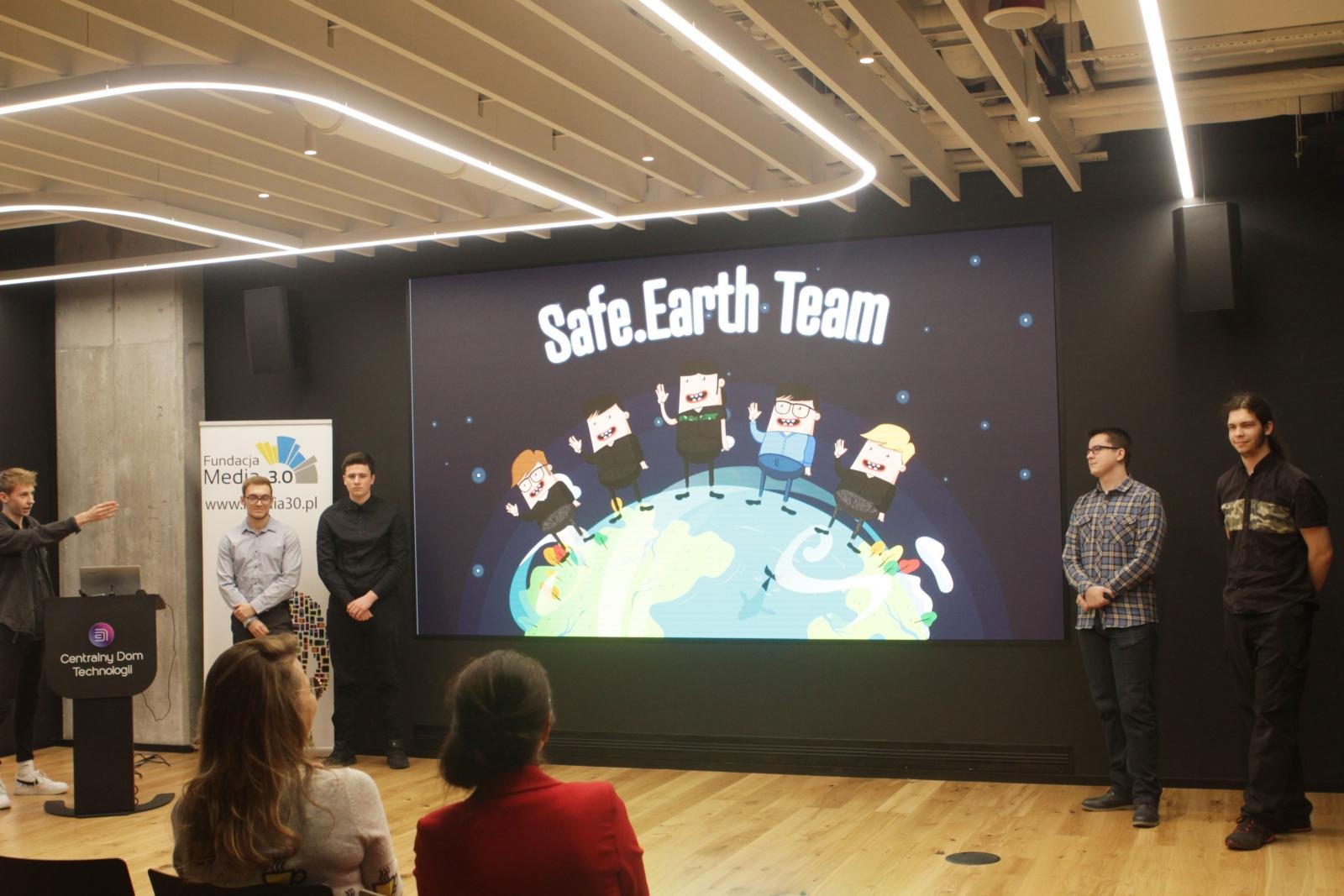 Zdjęcie w galerii na portalu naszraciborz.pl: Hack Heroes. Na uczniów czeka 15 tys. złotych wiadomości z regionu