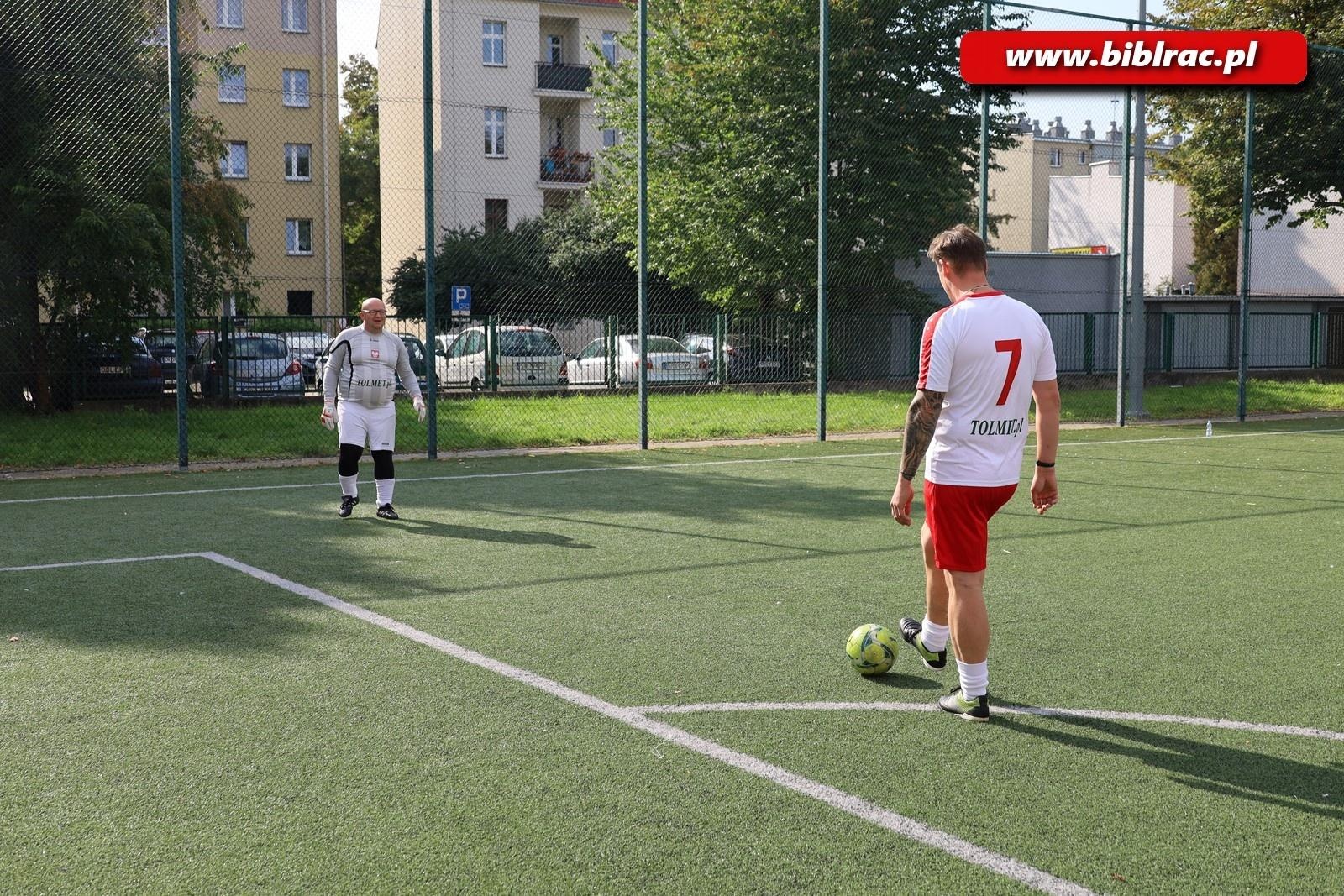 Zdjęcie w galerii na portalu naszraciborz.pl: Granie i pisanie. Połączyła ich piłka wiadomości z regionu