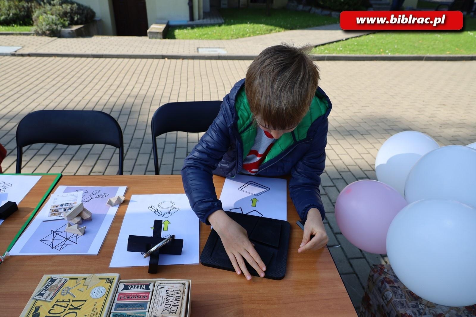 Zdjęcie w galerii na portalu naszraciborz.pl: Granie i pisanie. Połączyła ich piłka wiadomości z regionu