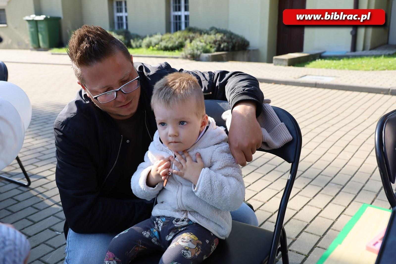 Zdjęcie w galerii na portalu naszraciborz.pl: Granie i pisanie. Połączyła ich piłka wiadomości z regionu