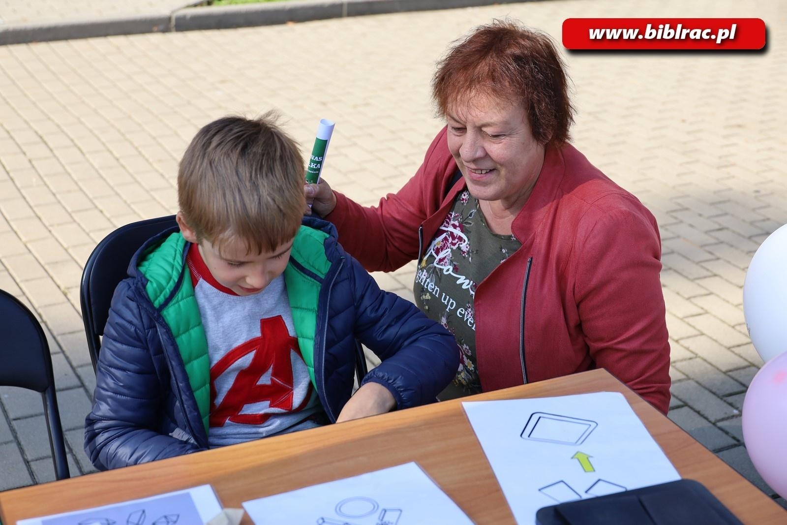 Zdjęcie w galerii na portalu naszraciborz.pl: Granie i pisanie. Połączyła ich piłka wiadomości z regionu