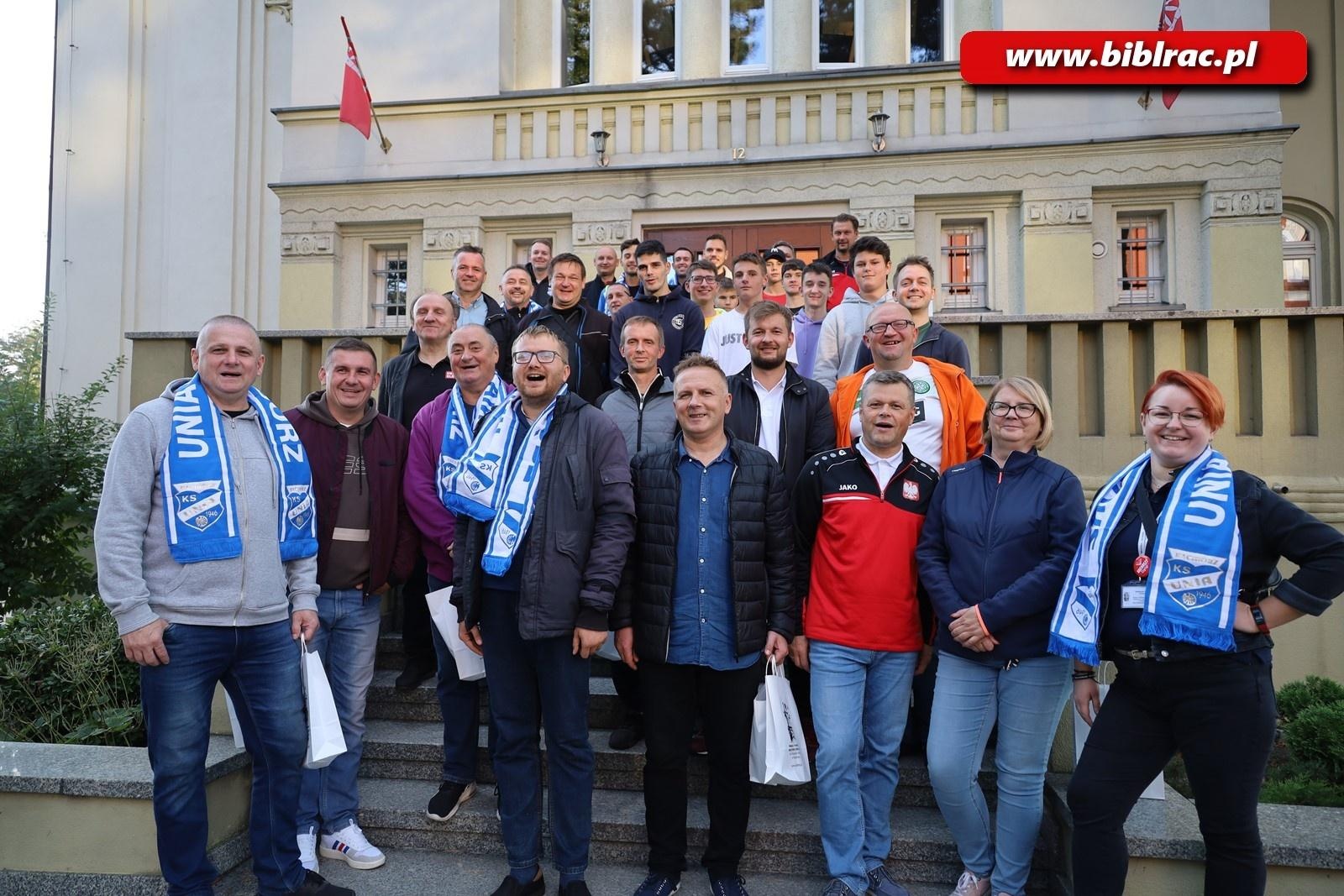 Zdjęcie w galerii na portalu naszraciborz.pl: Granie i pisanie. Połączyła ich piłka wiadomości z regionu