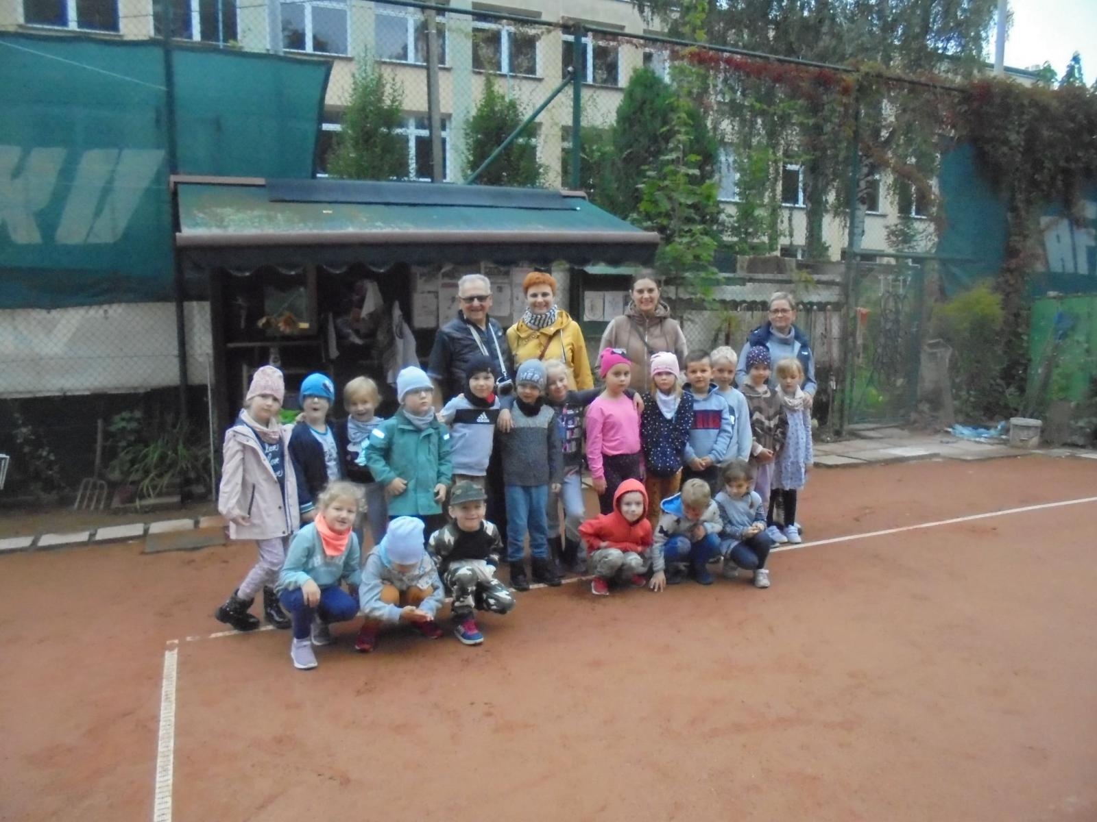 Zdjęcie w galerii na portalu naszraciborz.pl: Przedszkolaki ze Słonecznej na tenisowym korcie wiadomości z regionu