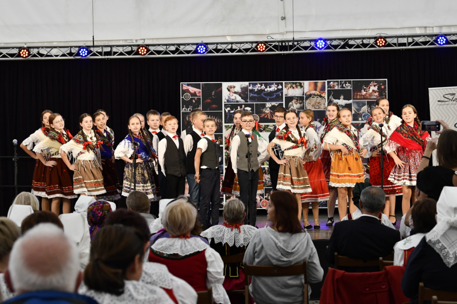 Zdjęcie w galerii na portalu naszraciborz.pl: Raciborskie Frelki, Bombelki i Strzecha z sukcesami na Śląskim Śpiewaniu 2022 wiadomości z regionu