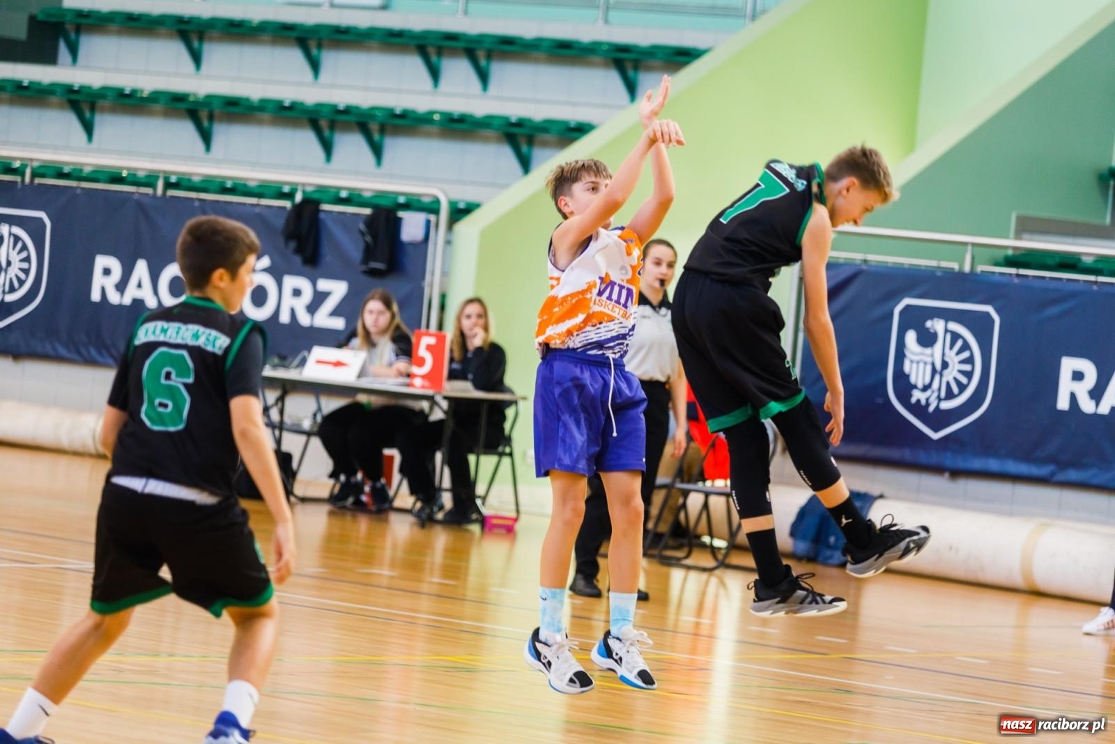 Zdjęcie w galerii na portalu naszraciborz.pl: Koszykówka. Choć bardzo się starali, Opola nie pokonali [FOTO] wiadomości z regionu