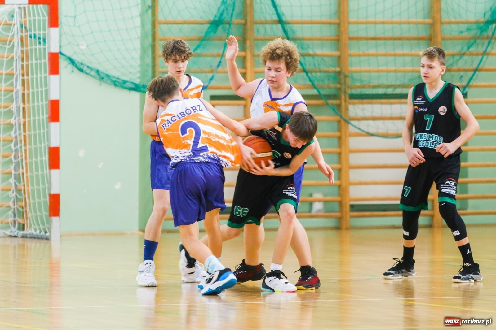 Zdjęcie w galerii na portalu naszraciborz.pl: Koszykówka. Choć bardzo się starali, Opola nie pokonali [FOTO] wiadomości z regionu