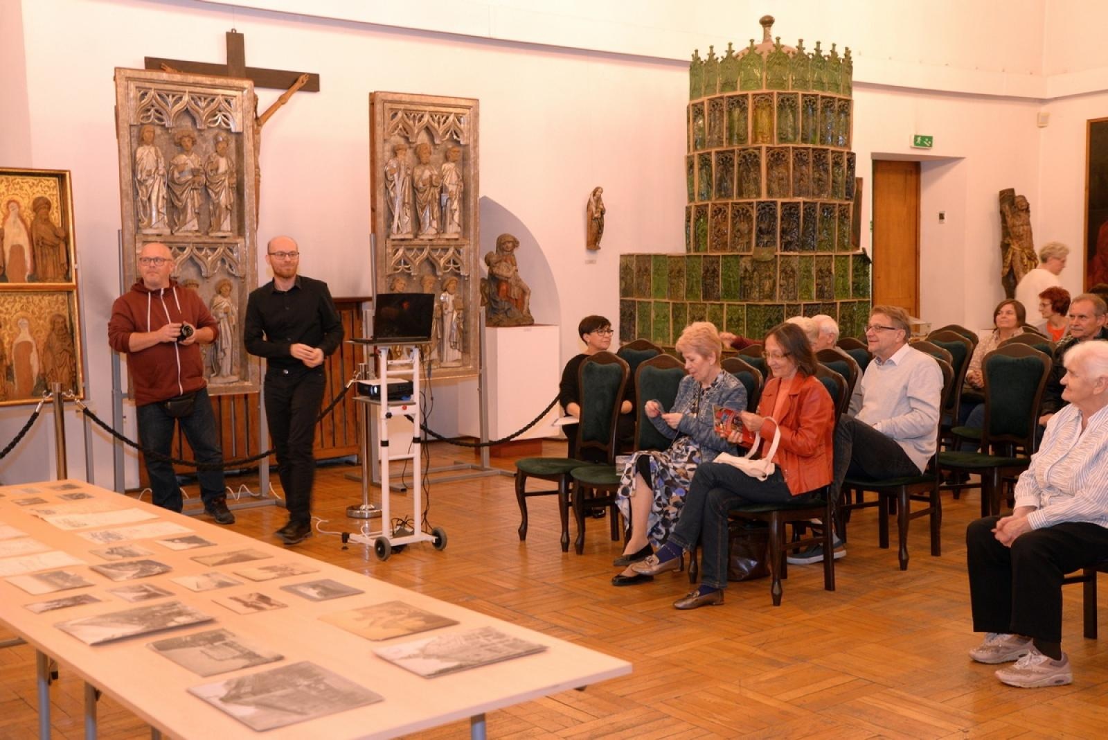 Zdjęcie w galerii na portalu naszraciborz.pl: Czwartkowe spotkania w Muzeum coraz popularniejsze wiadomości z regionu