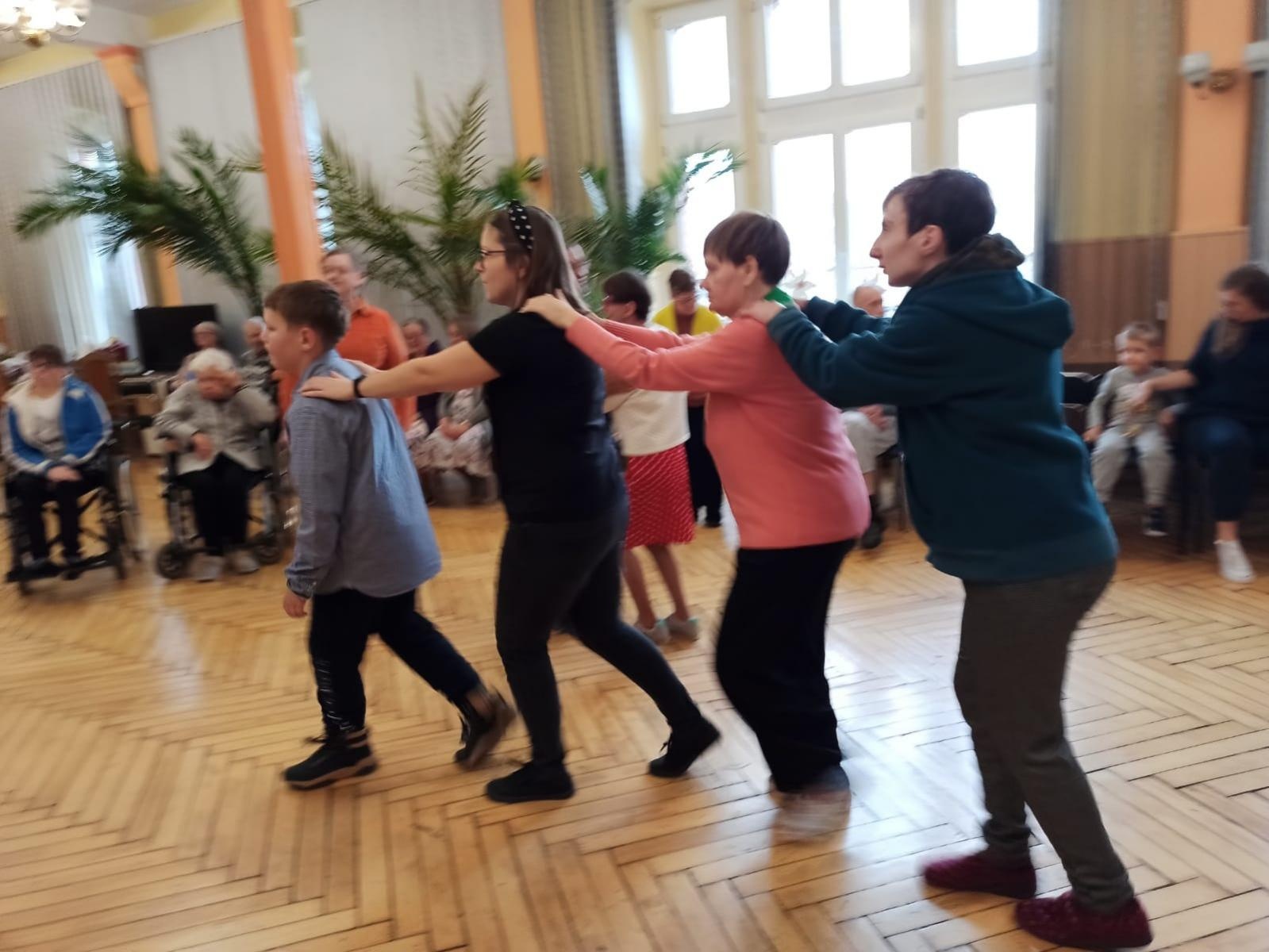 Zdjęcie w galerii na portalu naszraciborz.pl: Dzień Seniora: Promyk słońca w Domu św. Notburgi wiadomości z regionu