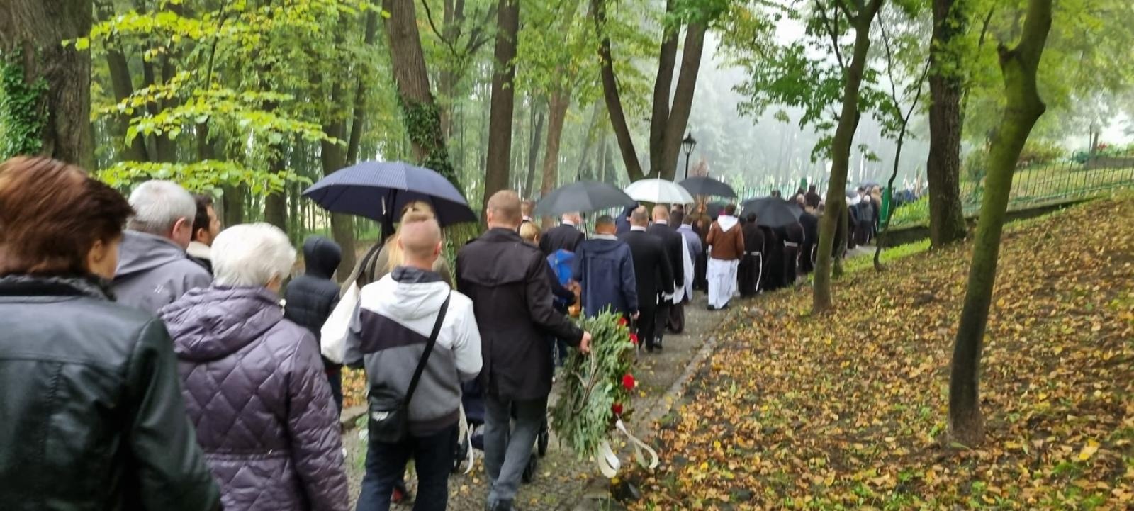 Zdjęcie w galerii na portalu naszraciborz.pl: Na Górze Świętej Anny pożegnano byłego proboszcza z Raciborza Płoni wiadomości z regionu