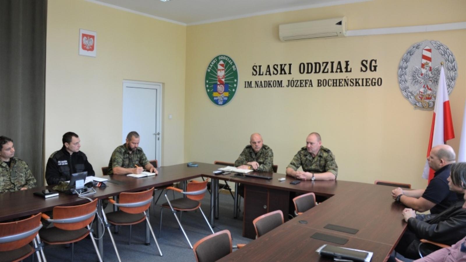 Zdjęcie w galerii na portalu naszraciborz.pl: Pasjonaci historii i tradycji formacji granicznych spotkali się w Raciborzu wiadomości z regionu