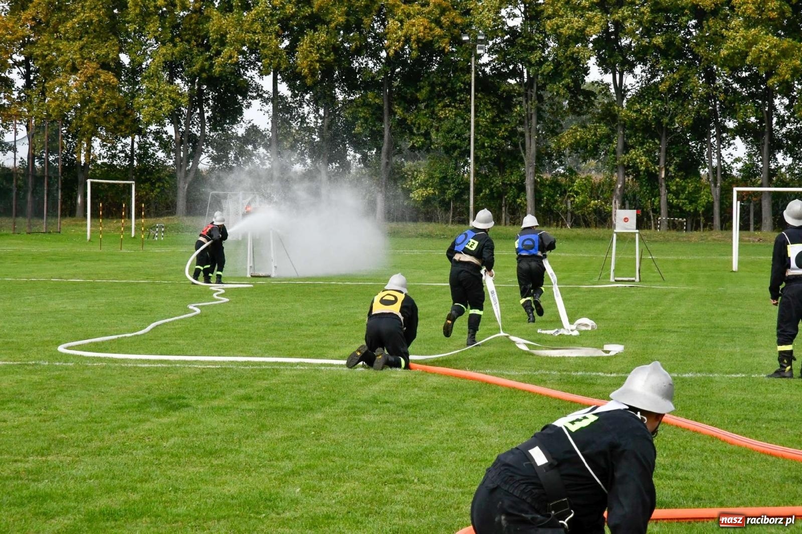 Zdjęcie w galerii na portalu naszraciborz.pl: Powiatowe zawody sportowo-pożarnicze w Pietrowicach Wielkich [FOTO i WIDEO] wiadomości z regionu