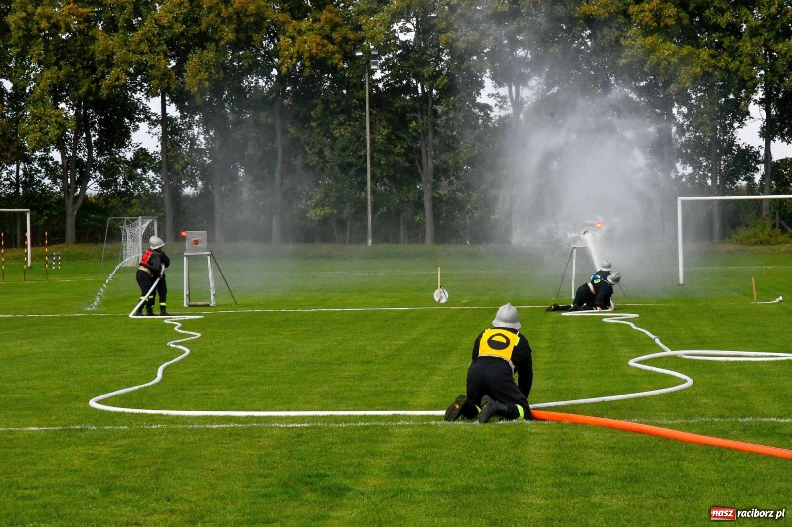 Zdjęcie w galerii na portalu naszraciborz.pl: Powiatowe zawody sportowo-pożarnicze w Pietrowicach Wielkich [FOTO i WIDEO] wiadomości z regionu