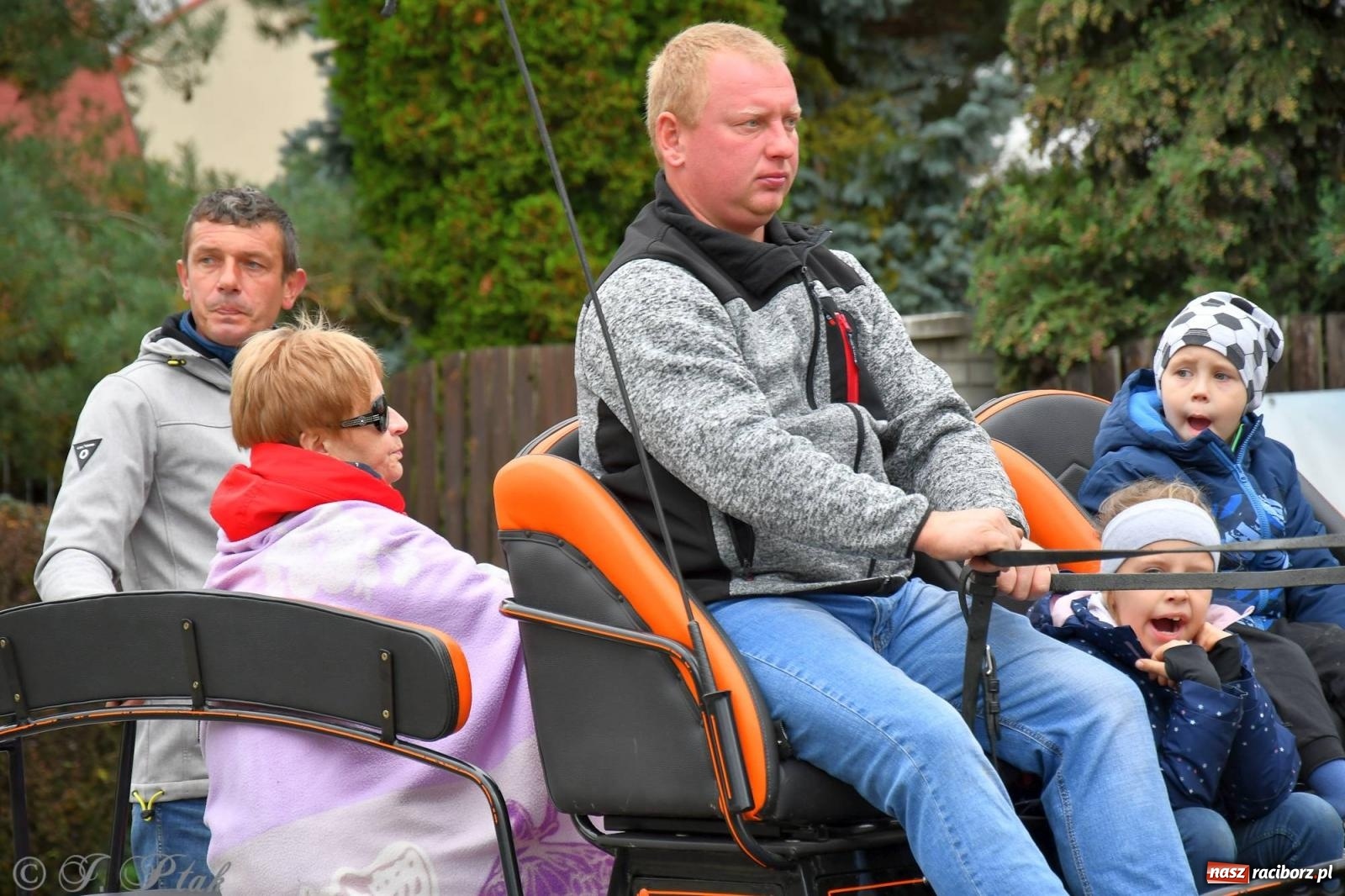 Zdjęcie w galerii na portalu naszraciborz.pl: Raciborski Hubertus. Parada i gonitwa [FOTO i WIDEO] wiadomości z regionu