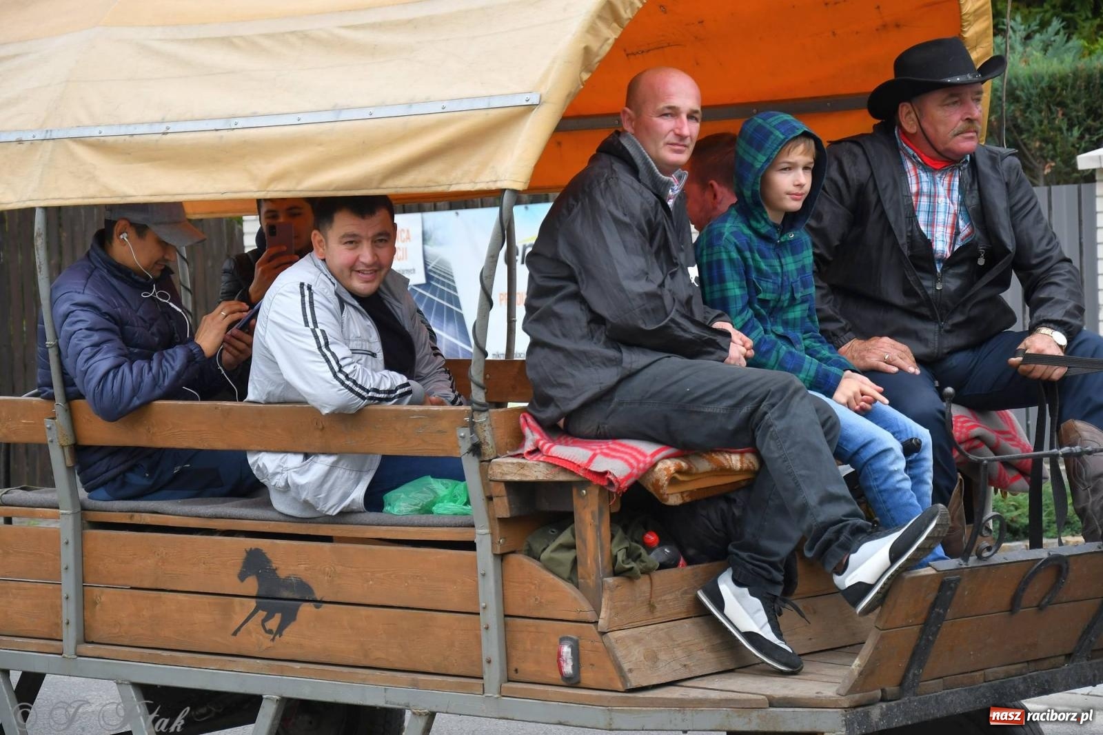 Zdjęcie w galerii na portalu naszraciborz.pl: Raciborski Hubertus. Parada i gonitwa [FOTO i WIDEO] wiadomości z regionu