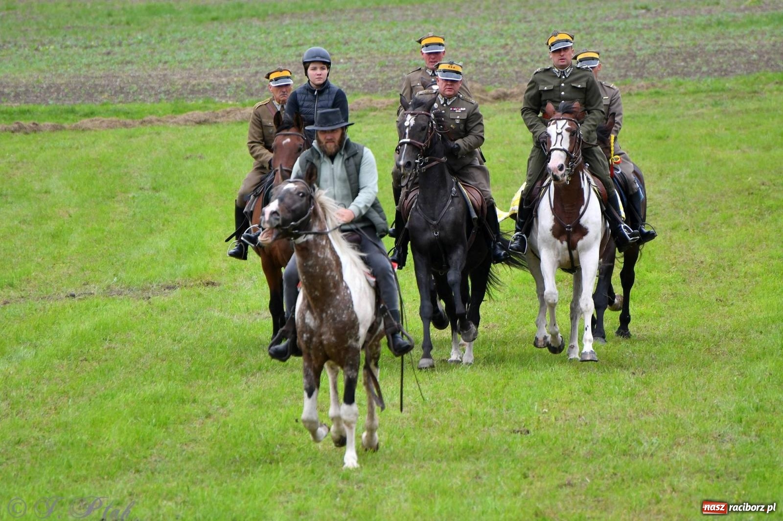 Zdjęcie w galerii na portalu naszraciborz.pl: Raciborski Hubertus. Parada i gonitwa [FOTO i WIDEO] wiadomości z regionu