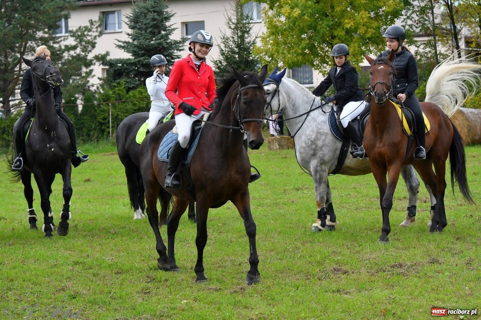 Zdjęcie w galerii na portalu naszraciborz.pl: Raciborski Hubertus. Parada i gonitwa [FOTO i WIDEO] wiadomości z regionu