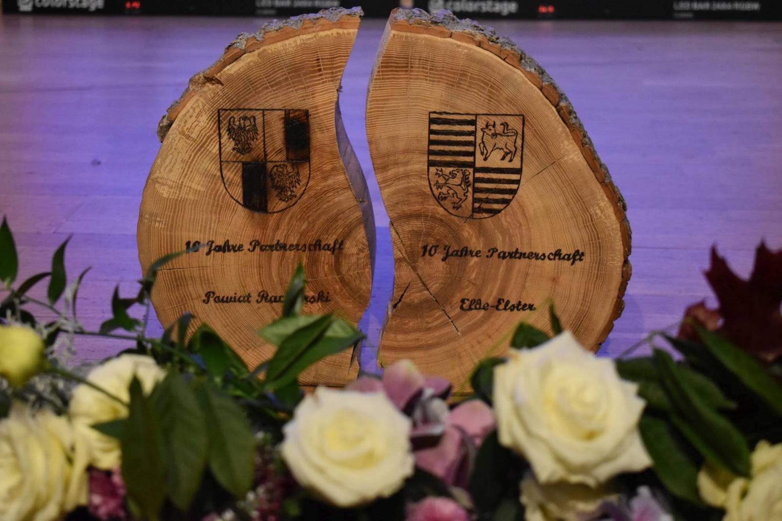 Zdjęcie w galerii na portalu naszraciborz.pl: Świętowano 10-lecie partnerstwa Powiatu Raciborskiego z Powiatem Elbe-Elster wiadomości z regionu