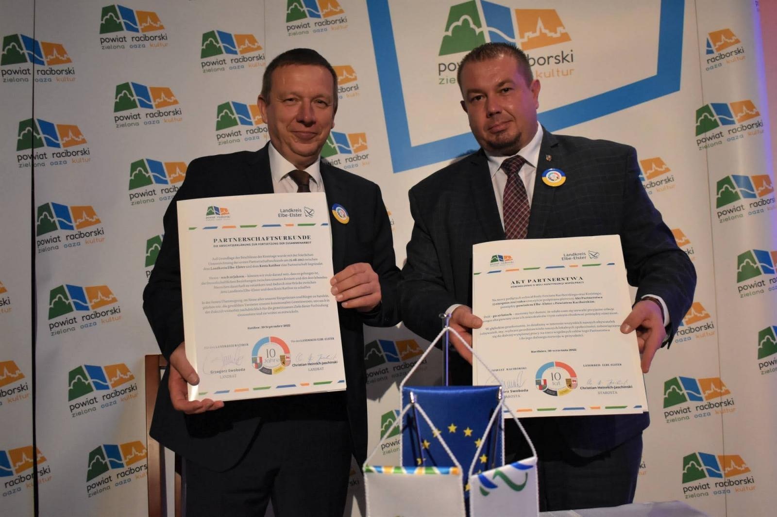 Zdjęcie w galerii na portalu naszraciborz.pl: Świętowano 10-lecie partnerstwa Powiatu Raciborskiego z Powiatem Elbe-Elster wiadomości z regionu