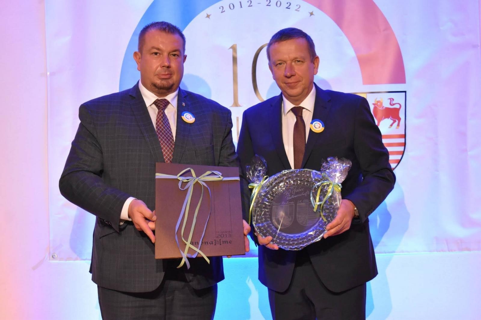 Zdjęcie w galerii na portalu naszraciborz.pl: Świętowano 10-lecie partnerstwa Powiatu Raciborskiego z Powiatem Elbe-Elster wiadomości z regionu