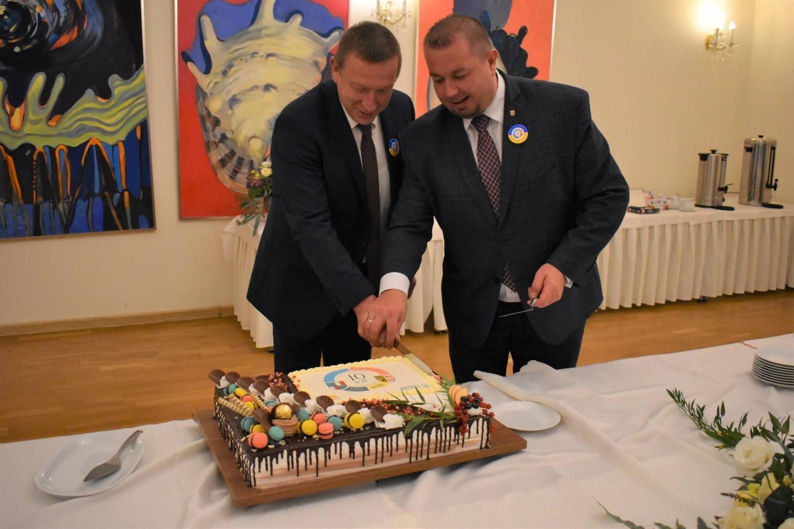 Zdjęcie w galerii na portalu naszraciborz.pl: Świętowano 10-lecie partnerstwa Powiatu Raciborskiego z Powiatem Elbe-Elster wiadomości z regionu