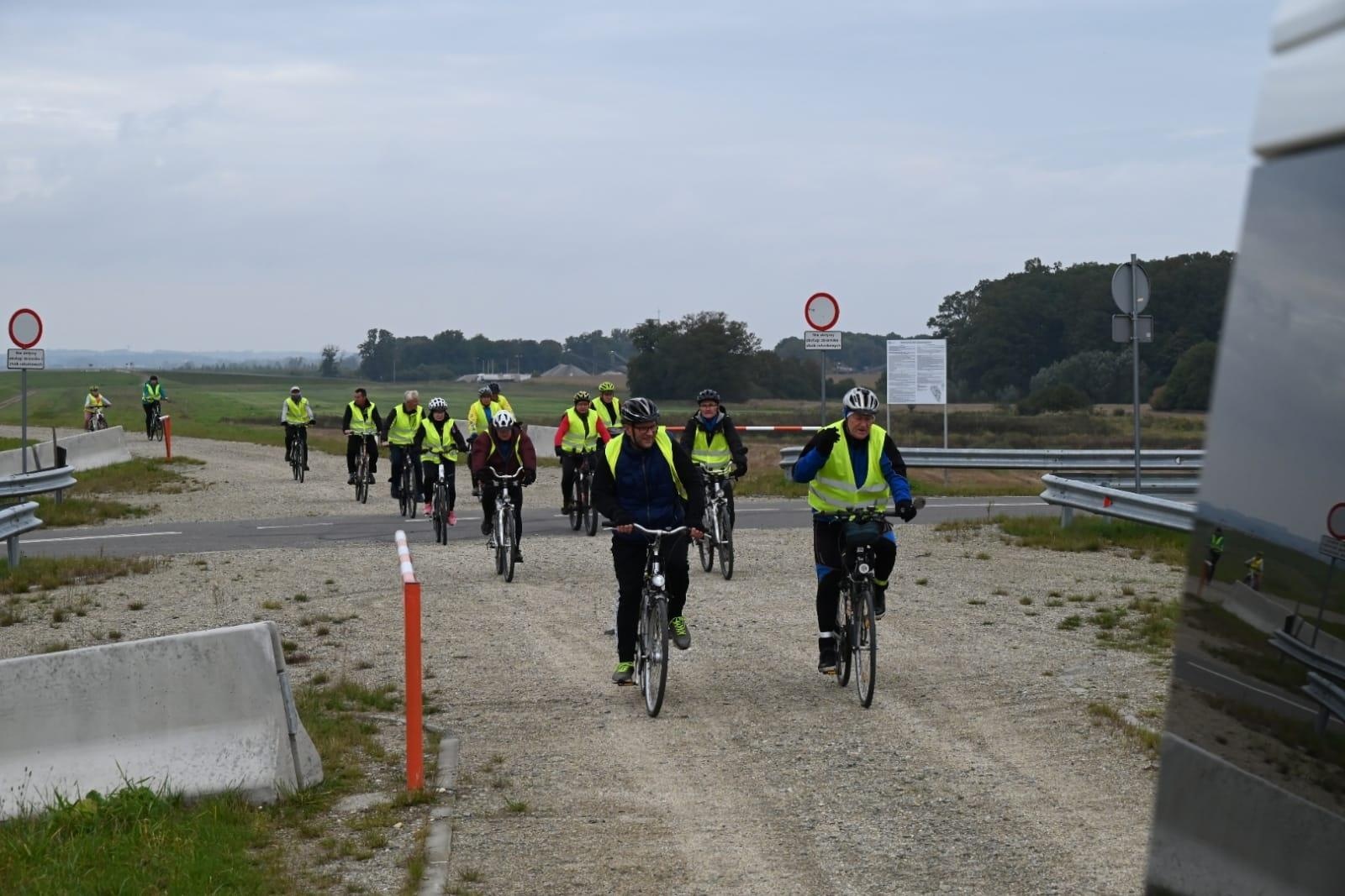Zdjęcie w galerii na portalu naszraciborz.pl: Turysta na pograniczu. Rajd w gminie Krzyżanowice wiadomości z regionu