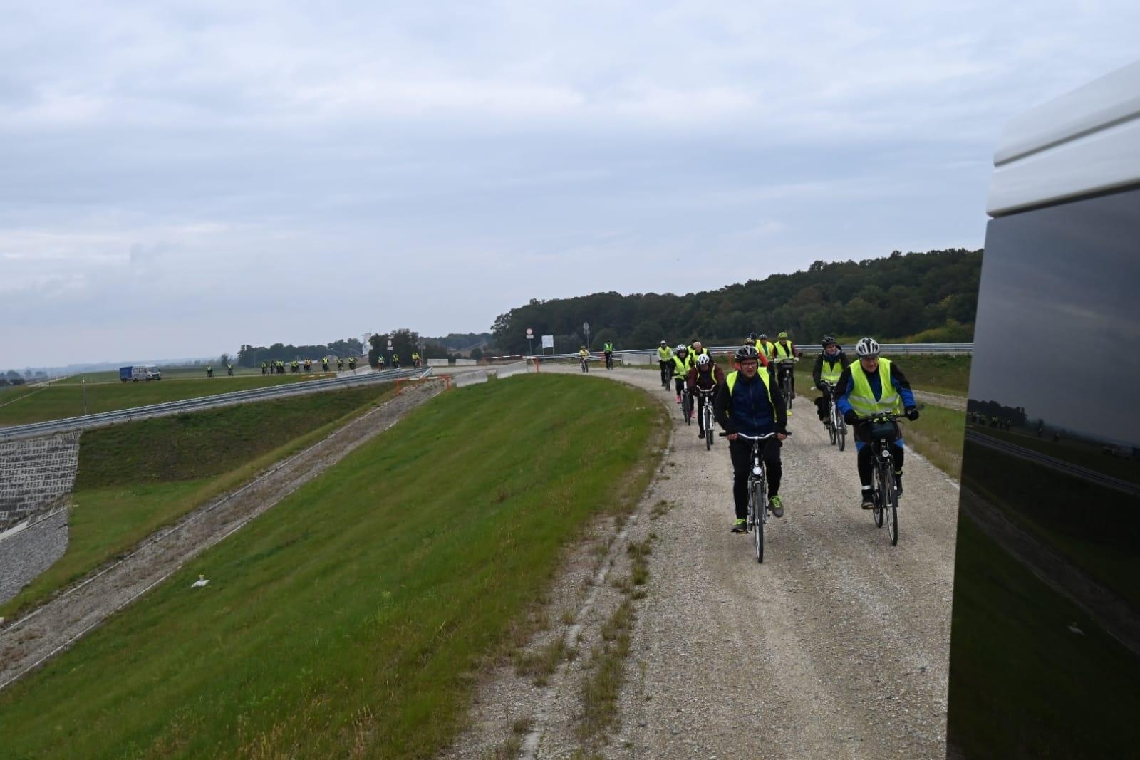 Zdjęcie w galerii na portalu naszraciborz.pl: Turysta na pograniczu. Rajd w gminie Krzyżanowice wiadomości z regionu