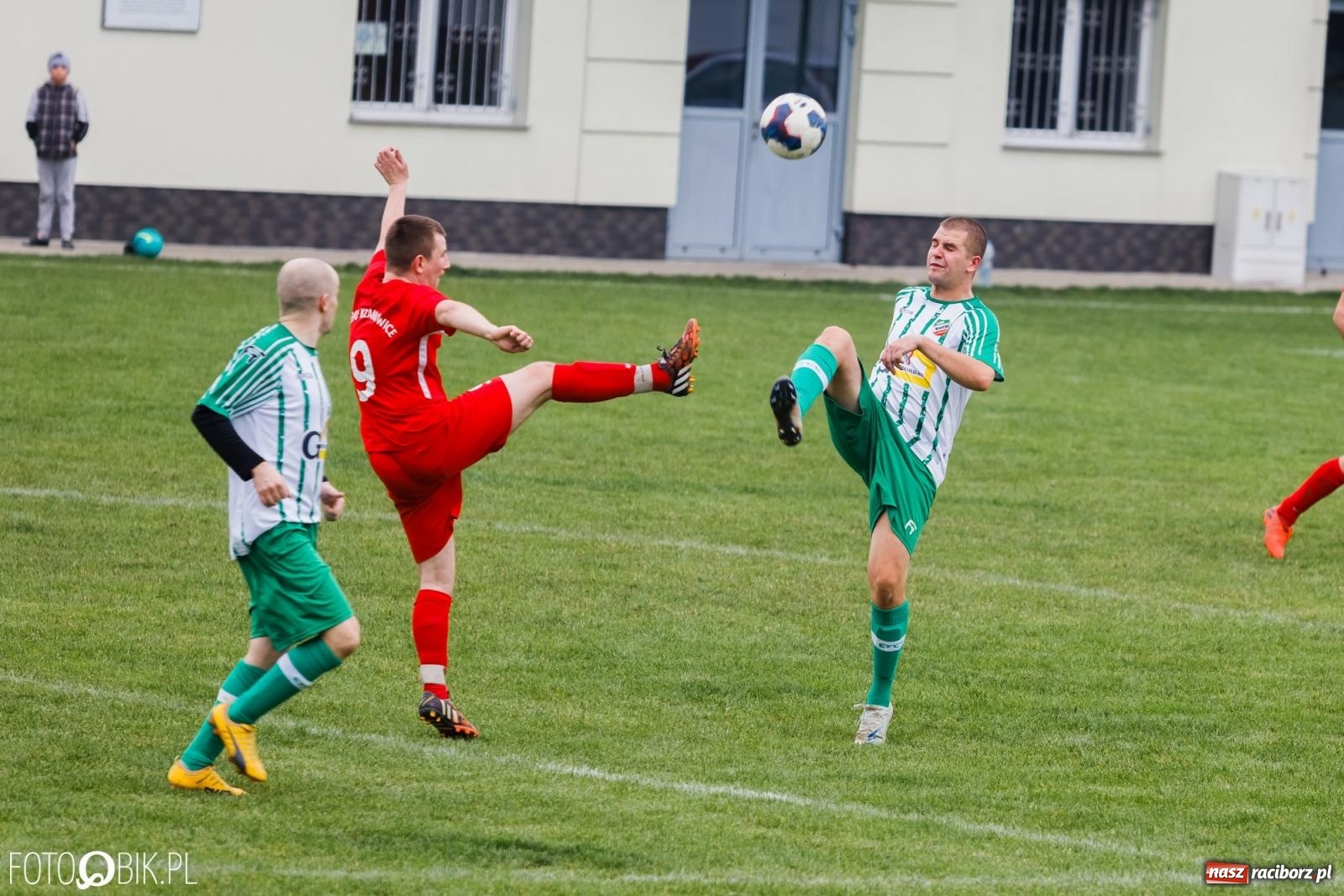 Zdjęcie w galerii na portalu naszraciborz.pl: Ruch rozbił rezerwy Krzanowic [FOTO] wiadomości z regionu