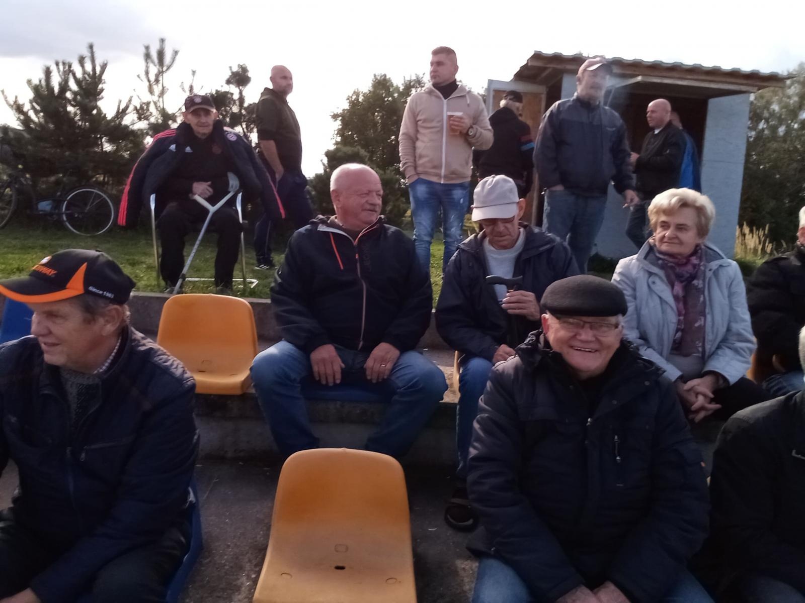 Zdjęcie w galerii na portalu naszraciborz.pl: Raszczyce zdobyły czernicki Zameczek wiadomości z regionu