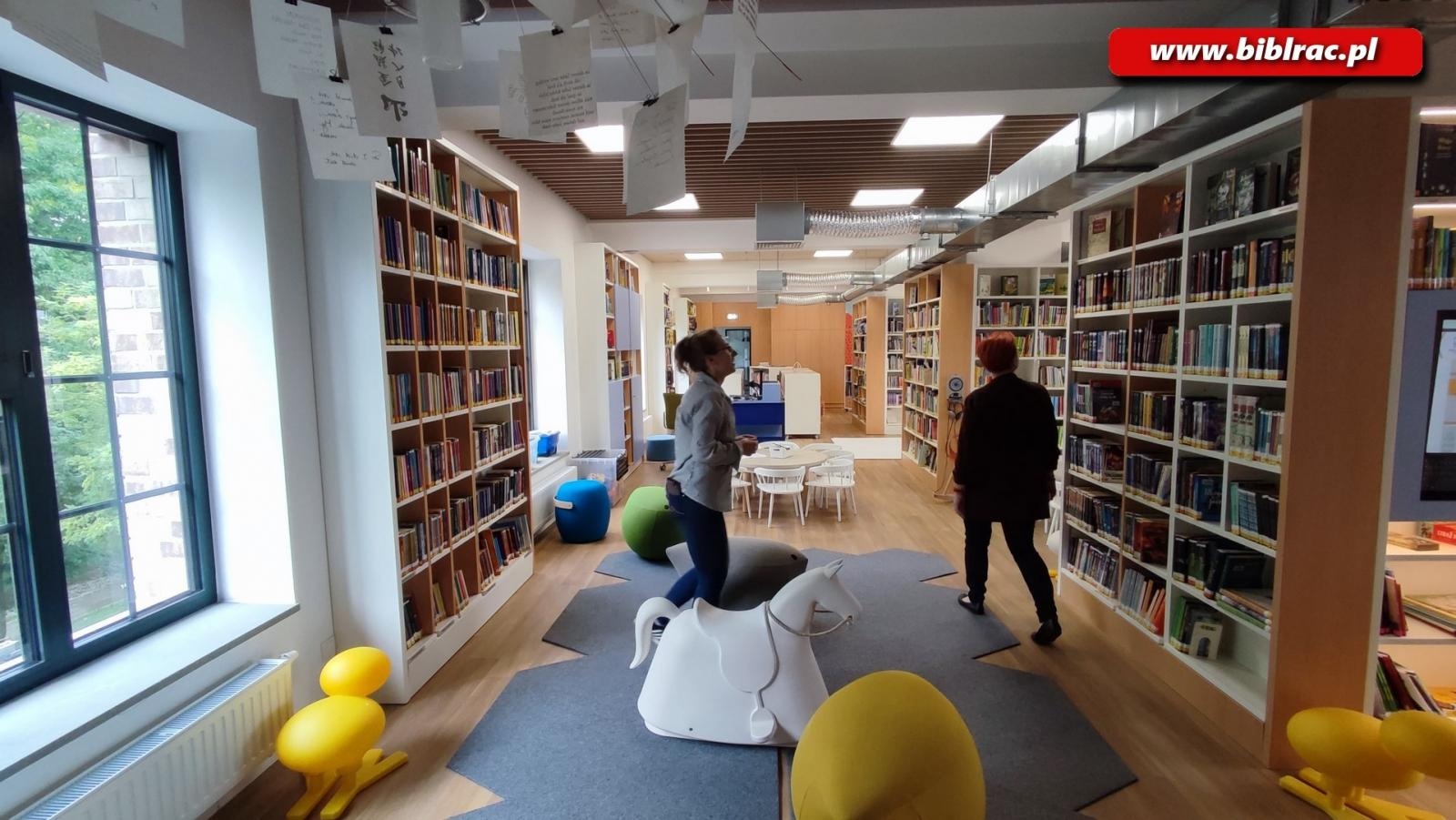 Zdjęcie w galerii na portalu naszraciborz.pl: Konferencja Strefa Młodych. Miejsce młodzieży w bibliotece publicznej wiadomości z regionu