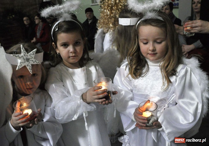 Zdjęcie w galerii na portalu naszraciborz.pl: Świąteczny mega kiermasz w Pietrowicach wiadomości z regionu