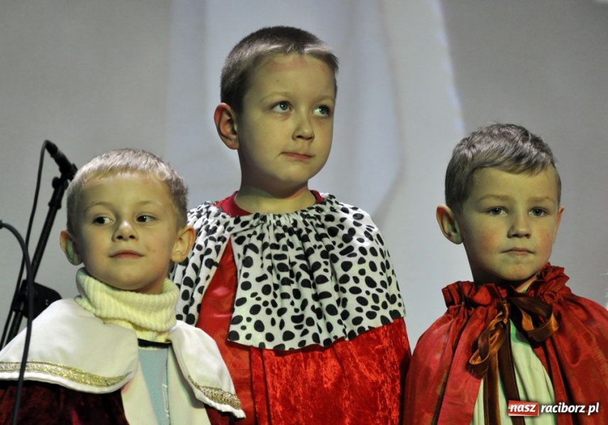 Zdjęcie w galerii na portalu naszraciborz.pl: Świąteczny mega kiermasz w Pietrowicach wiadomości z regionu