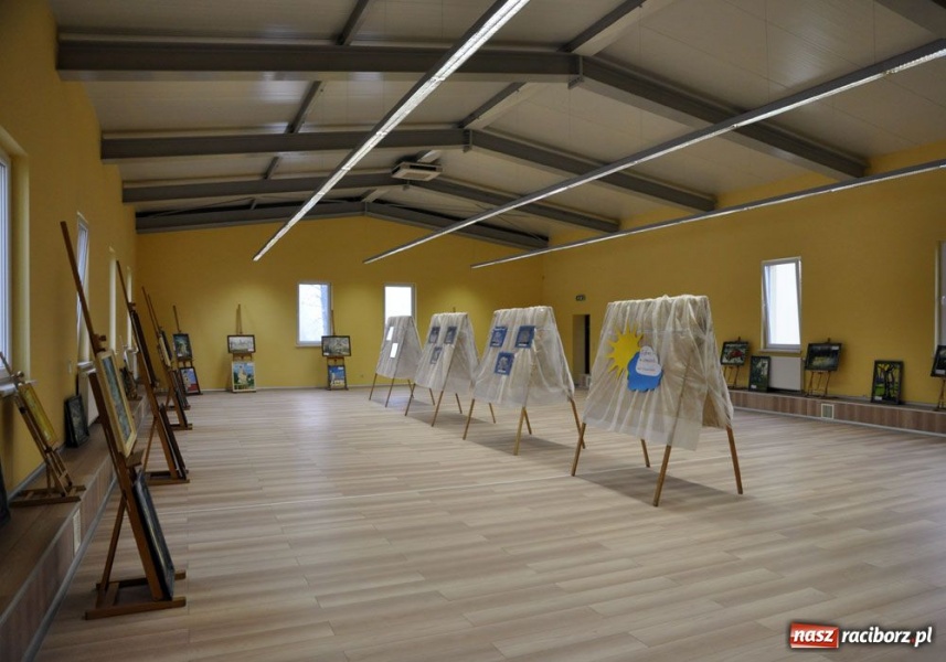 Zdjęcie w galerii na portalu naszraciborz.pl: Świąteczny mega kiermasz w Pietrowicach wiadomości z regionu