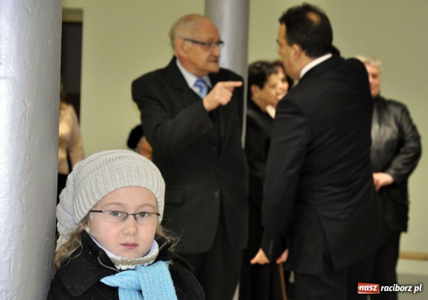 Zdjęcie w galerii na portalu naszraciborz.pl: Świąteczny mega kiermasz w Pietrowicach wiadomości z regionu