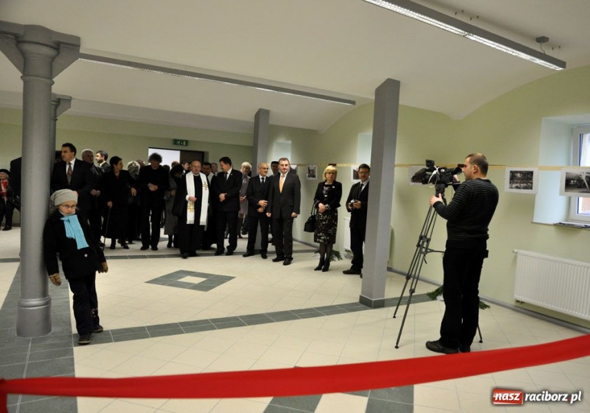 Zdjęcie w galerii na portalu naszraciborz.pl: Świąteczny mega kiermasz w Pietrowicach wiadomości z regionu