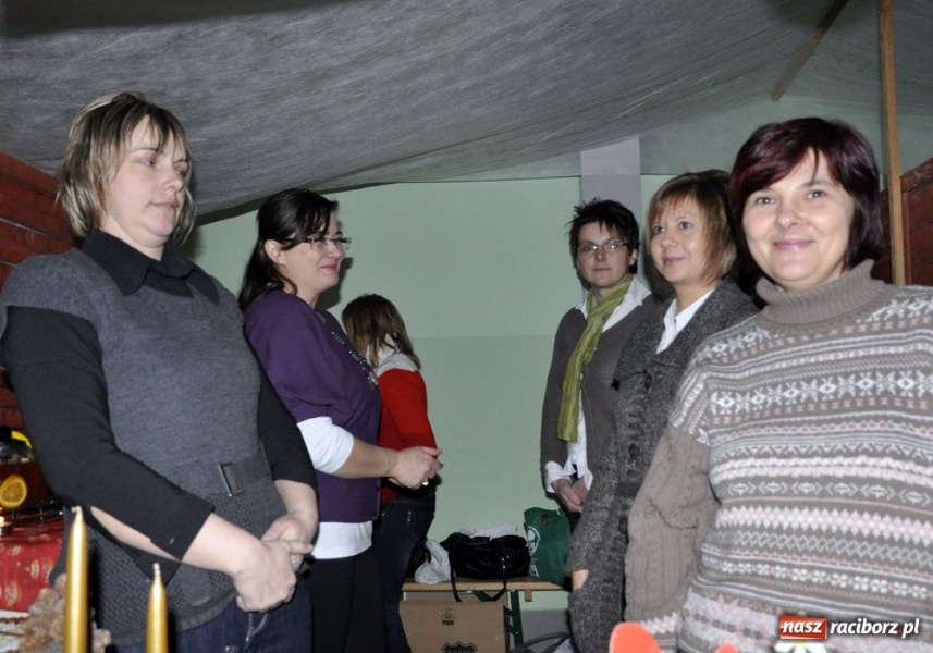 Zdjęcie w galerii na portalu naszraciborz.pl: Świąteczny mega kiermasz w Pietrowicach wiadomości z regionu