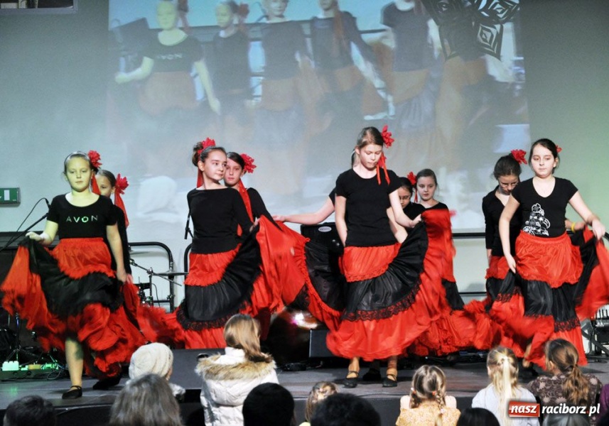 Zdjęcie w galerii na portalu naszraciborz.pl: Świąteczny mega kiermasz w Pietrowicach wiadomości z regionu