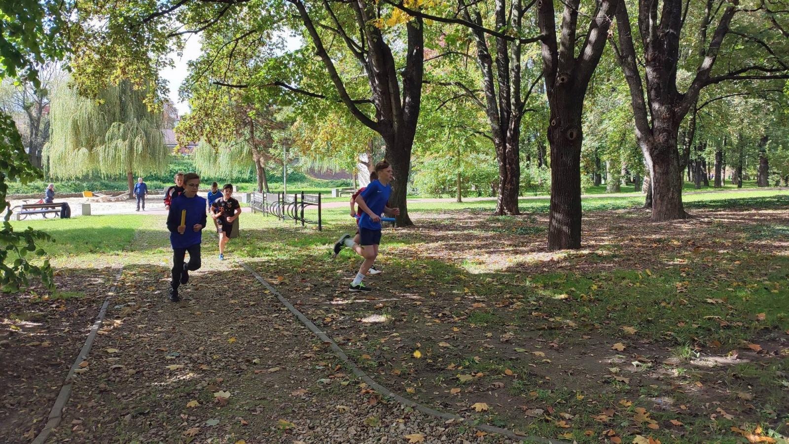 Zdjęcie w galerii na portalu naszraciborz.pl: Rejonowe finały w Sztafetowych Biegach Przełajowych [FOTO i WYNIKI] wiadomości z regionu