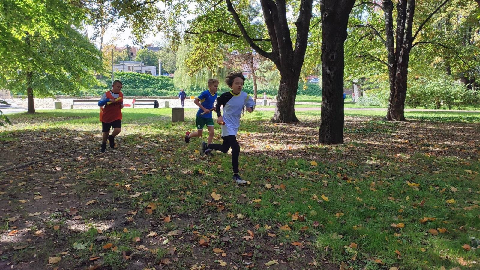 Zdjęcie w galerii na portalu naszraciborz.pl: Rejonowe finały w Sztafetowych Biegach Przełajowych [FOTO i WYNIKI] wiadomości z regionu